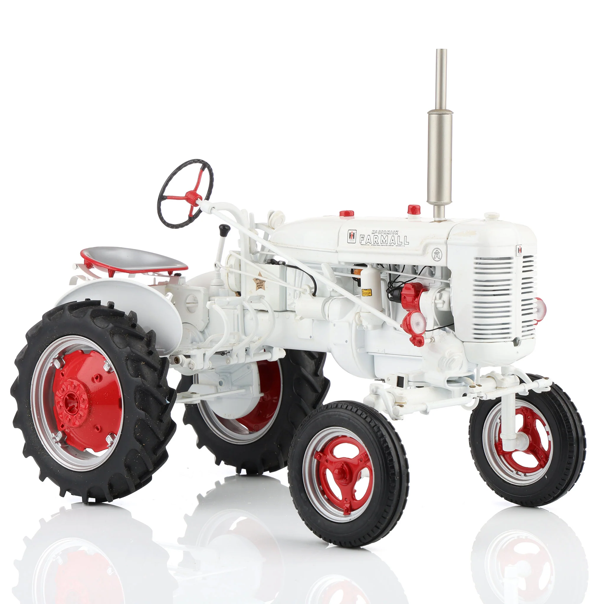 1/12 Farmall Super A White Demonstrator Tractor by Franklin Mint - Image 2