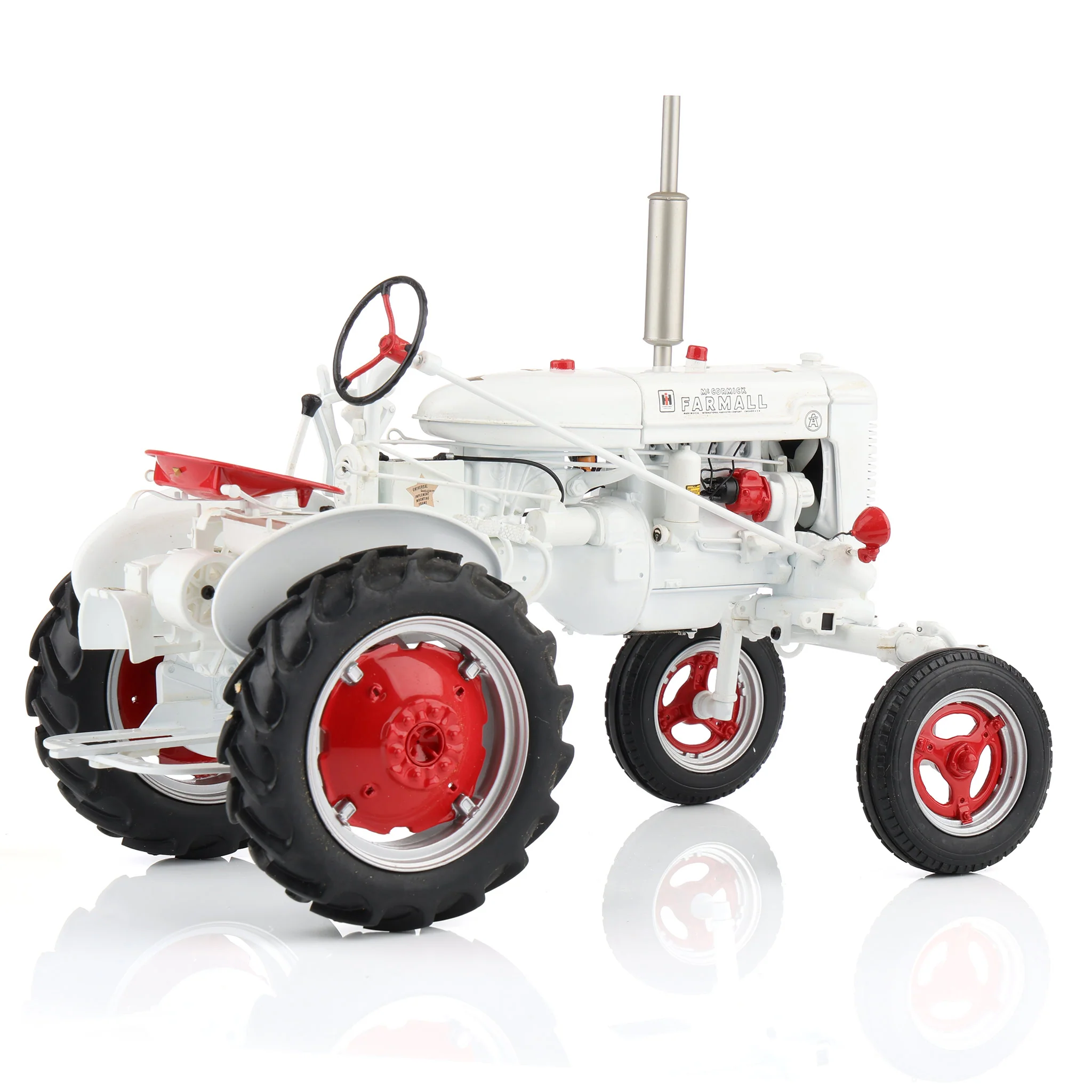 1/12 Farmall Super A White Demonstrator Tractor by Franklin Mint - Image 3