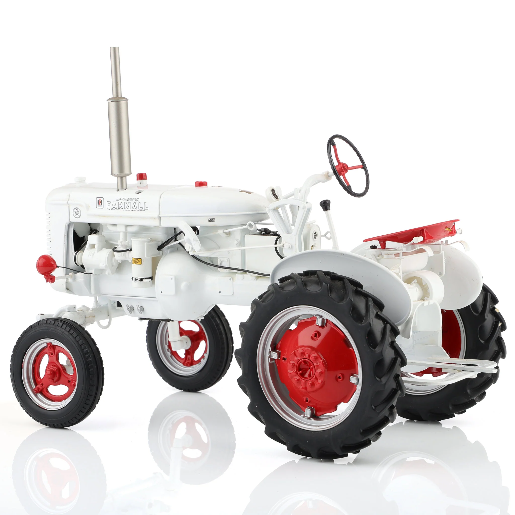 1/12 Farmall Super A White Demonstrator Tractor by Franklin Mint - Image 4