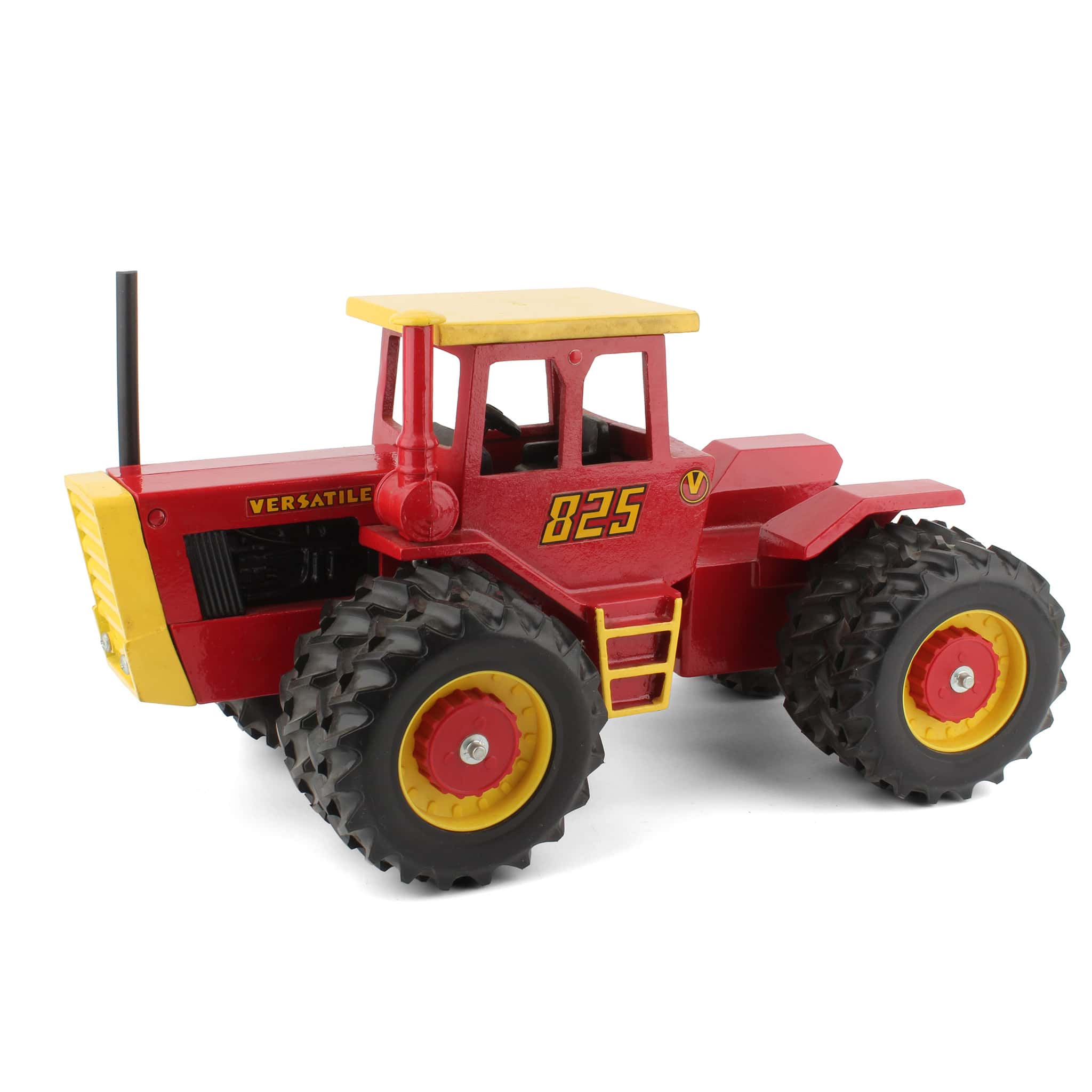 1/16 Versatile 825 Tractor with Duals, Made in the USA by Scale Models