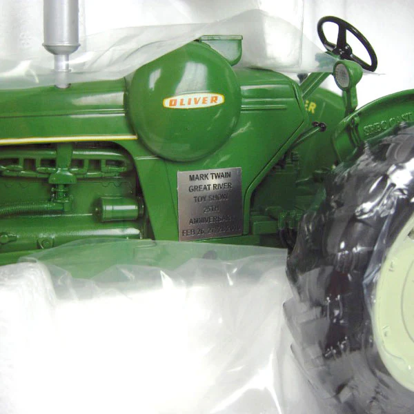1/16 High Detail Oliver 880 Wide Front LP with Sprayer by SpecCast, 2010 Mark Twain Show - Image 2