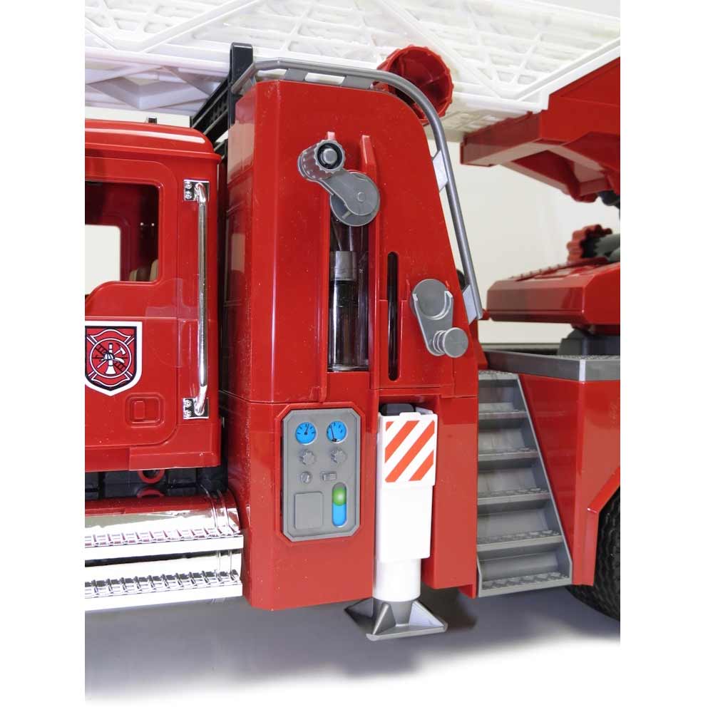 1/16 MACK Granite Fire Engine with Extendable Ladder by Bruder - Image 4