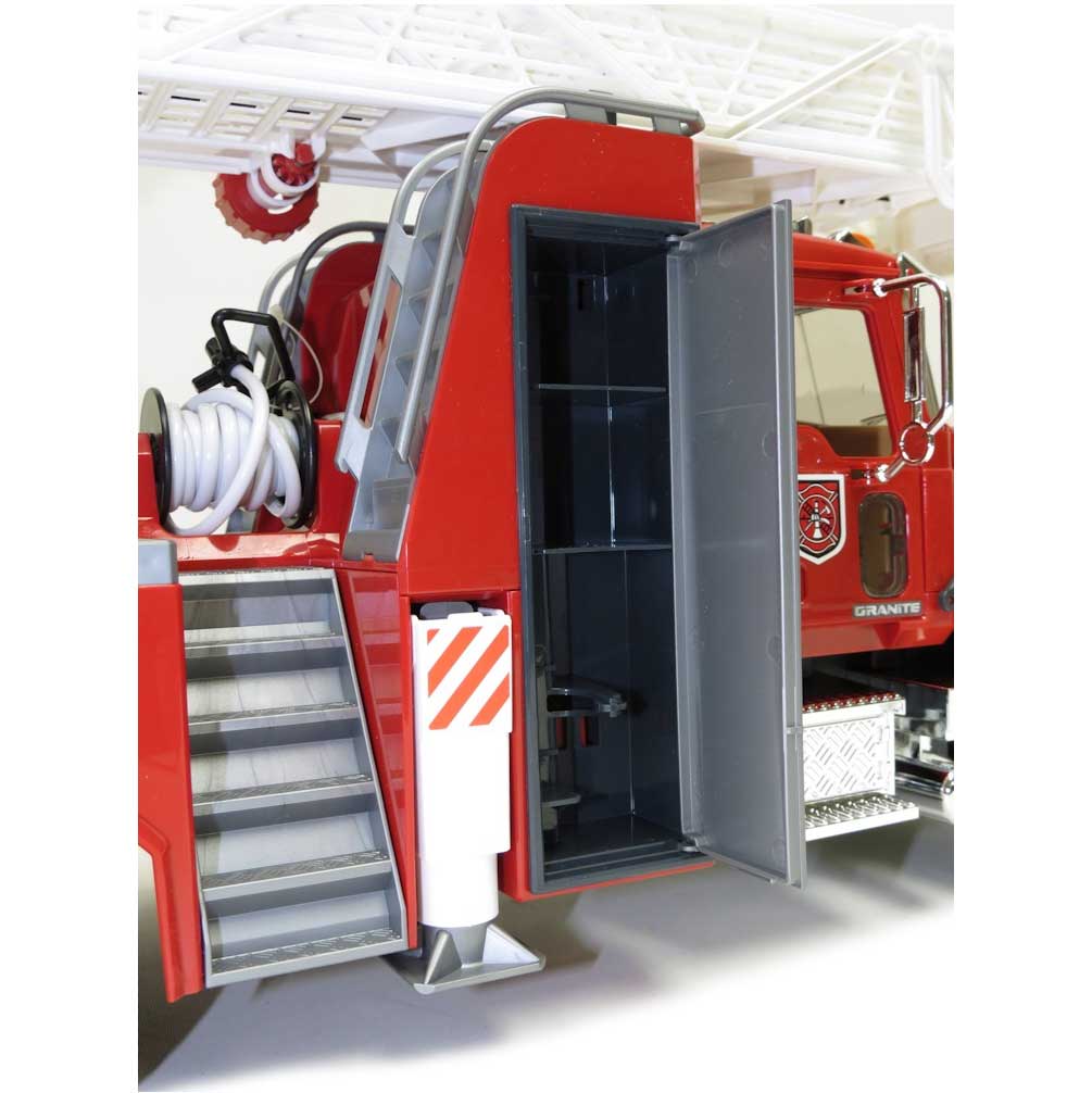 1/16 MACK Granite Fire Engine with Extendable Ladder by Bruder - Image 5