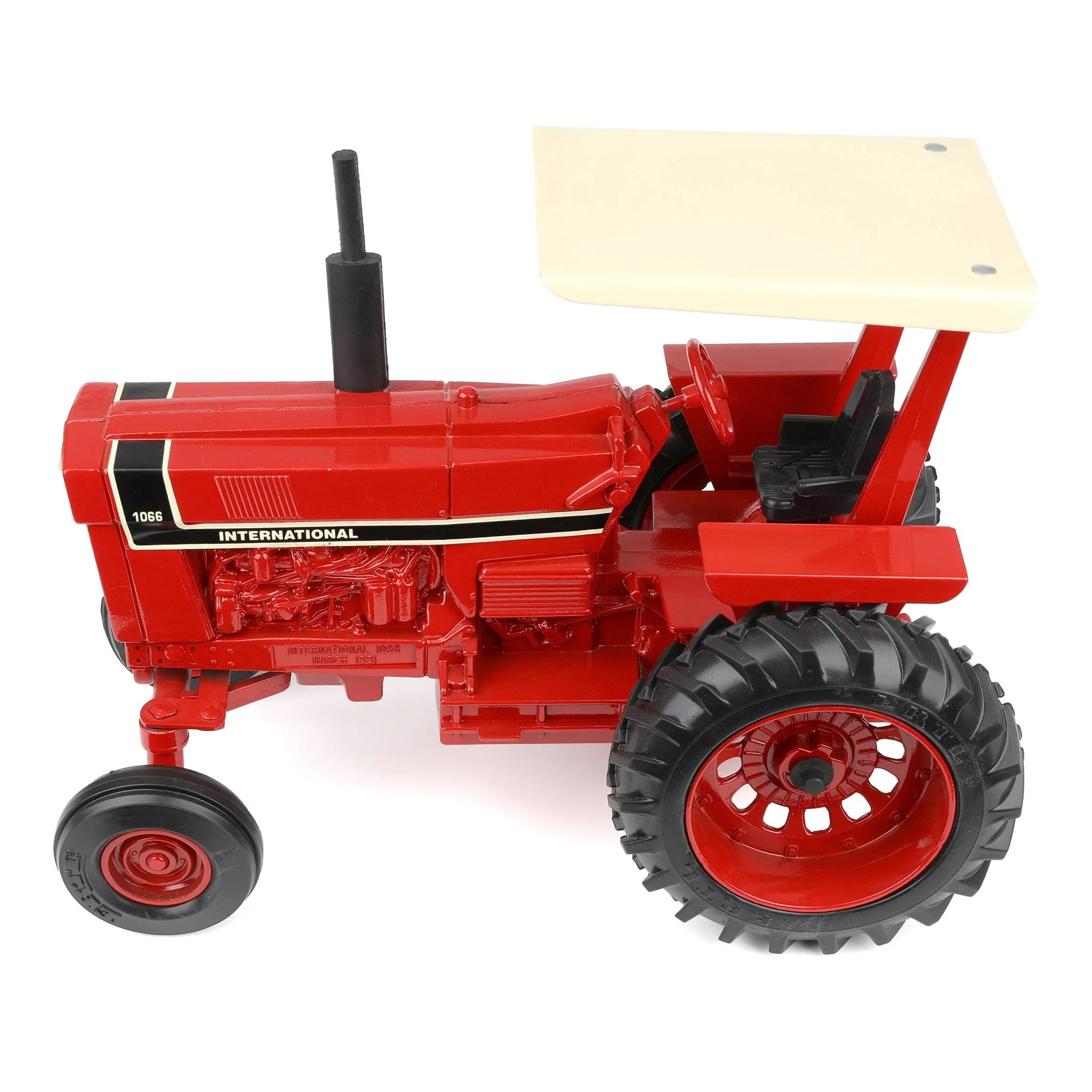 1/16 Special Edition International Harvester Tractor 1066 Black Stripe with Canopy & ROPS by ERTL - Image 5