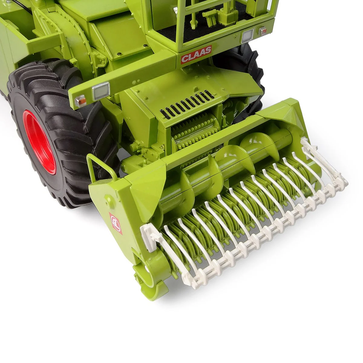 1/32 Claas Jaguar 80 SF Forage Harvester with Hay Head by Universal Hobbies, Limited Edition 1 of 1,500 - Image 8