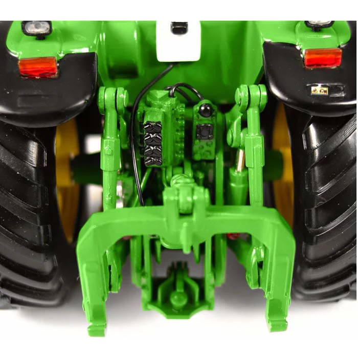 1/32 John Deere Model 8530 Tractor with Large Tires, Precision Series #3 by ERTL - Image 2
