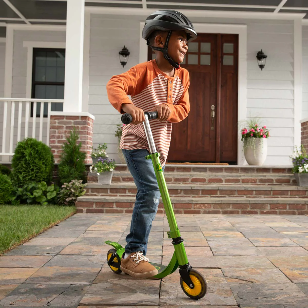 John Deere Scooter with Light Up Wheels - Image 3