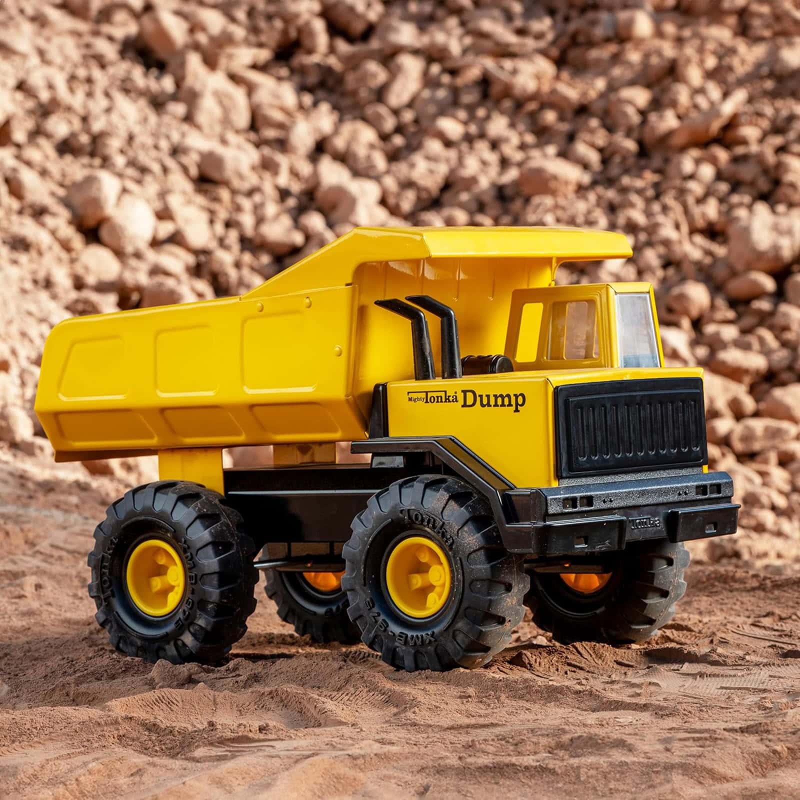 Tonka Mighty Dump Truck, Retro Collector's Edition - Image 7